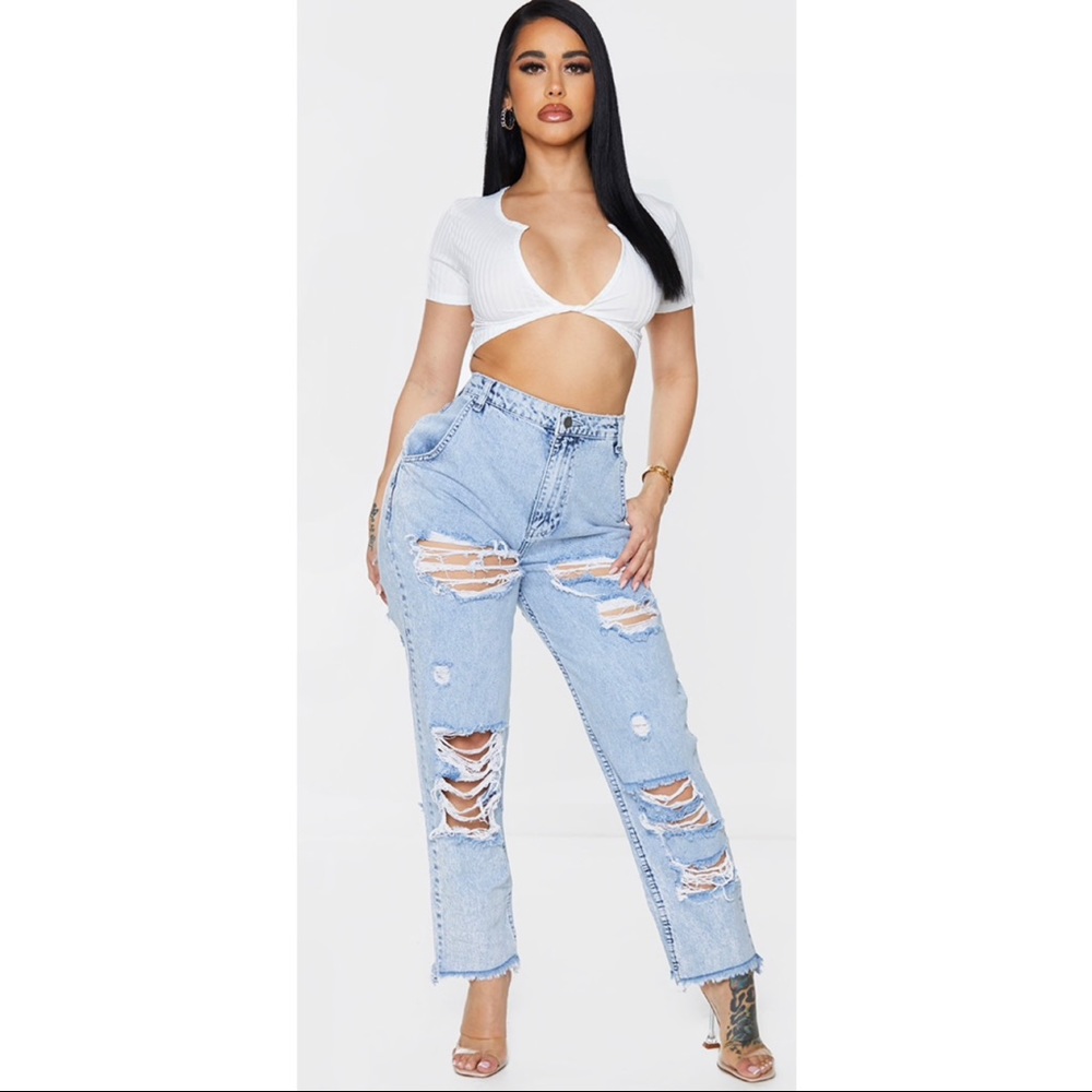 💙Pretty little thing distressed mom jeans💙